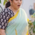 Siri Hanumanth Instagram – I loved @wiprosoftouch ad and what an amazing product. I loved how they talk about everything being double double. 

వారి సరికొత్త అడ్వర్టయిజ్‌మెంట్ చూడండి. అందులో రమ్యకృష్ణ గారు ఉన్నారు. తగ్గేదేలే అంటూ Ramya Krishna garu చెబుతున్న డైలాగ్ తెలుగుదనాన్ని ఉట్టిపడేలా చేస్తోంది – జీవితంలో ఎక్కడా తగ్గొద్దని చెబుతోంది!! సాఫ్ట్‌టచ్ బ్లాక్ ఫ్యాబ్రిక్ కండిషనర్ మీ దుస్తులకు మరింత సువాసనను అందిస్తుంది. 2 రెట్ల ఫ్రెంచ్ పర్‌ఫ్యూమ్‌తో, ఎక్కువ కాలం నిలిచి ఉండే ఫ్రాగ్రన్స్‌ను సాఫ్ట్‌టచ్ బ్లాక్ అందిస్తుంది – ఇప్పుడే ప్రయత్నించండి!!

@wiprosoftouch

#Taggedele #Neversettleforless #SoftouchBlack #2XFrenchperfume #longlastingfragrance
#Softouch #Softouchoriginal
