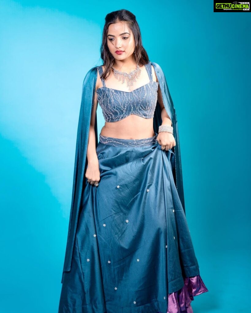 Siri Hanumanth Instagram - Wearing : @thefrillsandbows Stylist : @greeshma_krishna.k Jewellery : @karnikajewelshyd 📸 : @rollingcaptures