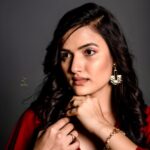 Siri Hanumanth Instagram - You do not just wakeup and become the butterfly!! Growth is a process ❤️ . . Wearing @gummadidalashashi.label Stylist @greeshma_krishna.k 🎥 @rt__photography_rt