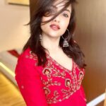 Siri Hanumanth Instagram - @bytarunisrigiri