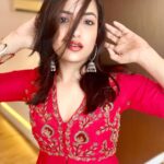 Siri Hanumanth Instagram - @bytarunisrigiri
