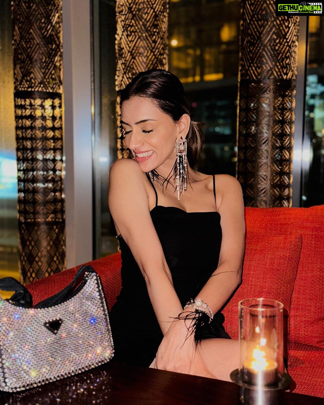 Smriti Khanna Instagram - Dubai Bling ✨ Jewellery @outhousejewellery Bag @prada 📍@zumadubai Zuma Dubai