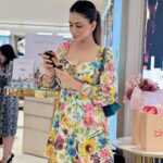 Smriti Khanna Instagram - Fragrance Wardrobing Masterclass with @memo.paris at @tirabeauty The whole session took me through a range of fragrances from @memo.paris and taught me how we can build a collection of scents to complement the season, a special occasion, outfits or even your mood of the day. @mdpindofficial Wearing @aliceandolivia