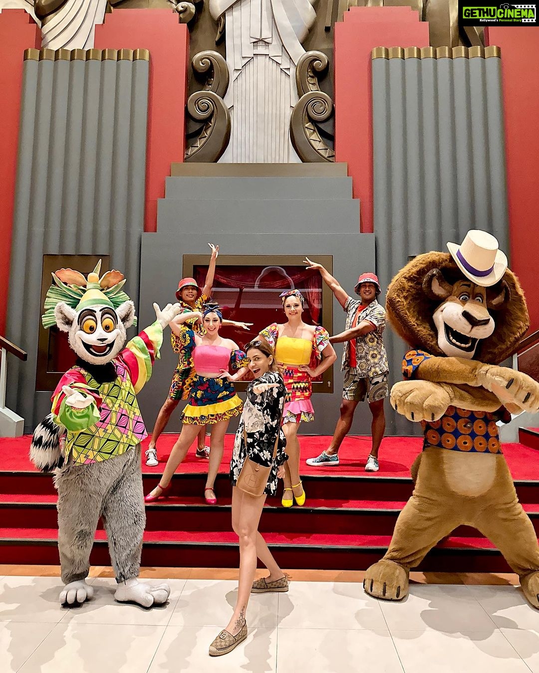 Smriti Khanna Instagram - Planned a trip to the Universal studios and reached 25 years later 🤪🙈 Not sure about Anayka but I was definitely living my childhood dream! Thank you @visit_singapore for having us! Wearing @label_deepikanagpal Universal Studios Singapore