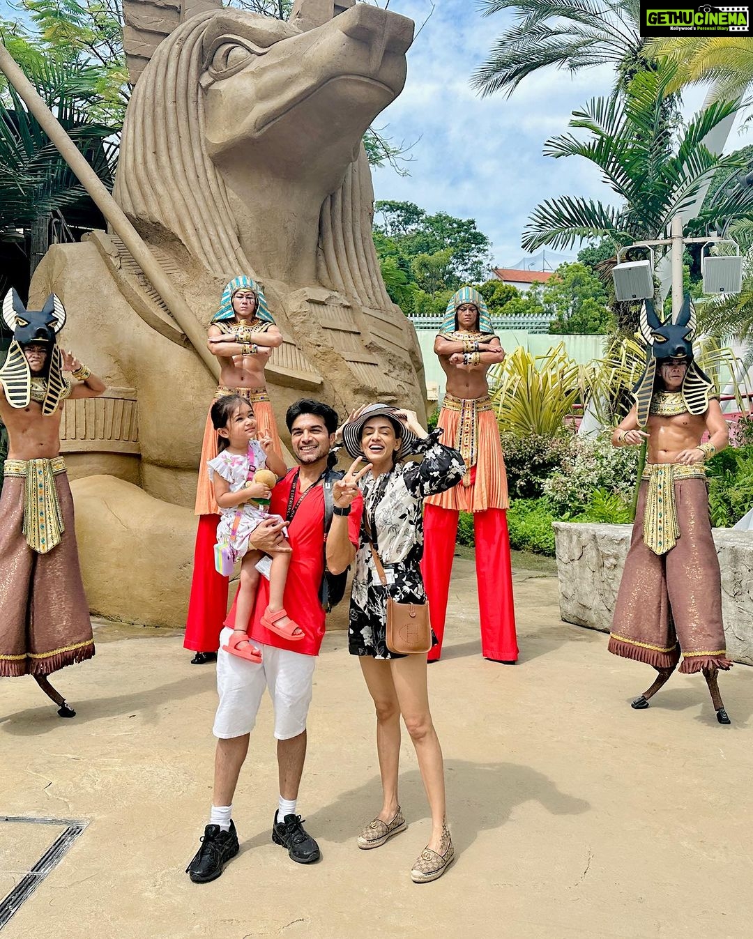 Smriti Khanna Instagram - Planned a trip to the Universal studios and reached 25 years later 🤪🙈 Not sure about Anayka but I was definitely living my childhood dream! Thank you @visit_singapore for having us! Wearing @label_deepikanagpal Universal Studios Singapore