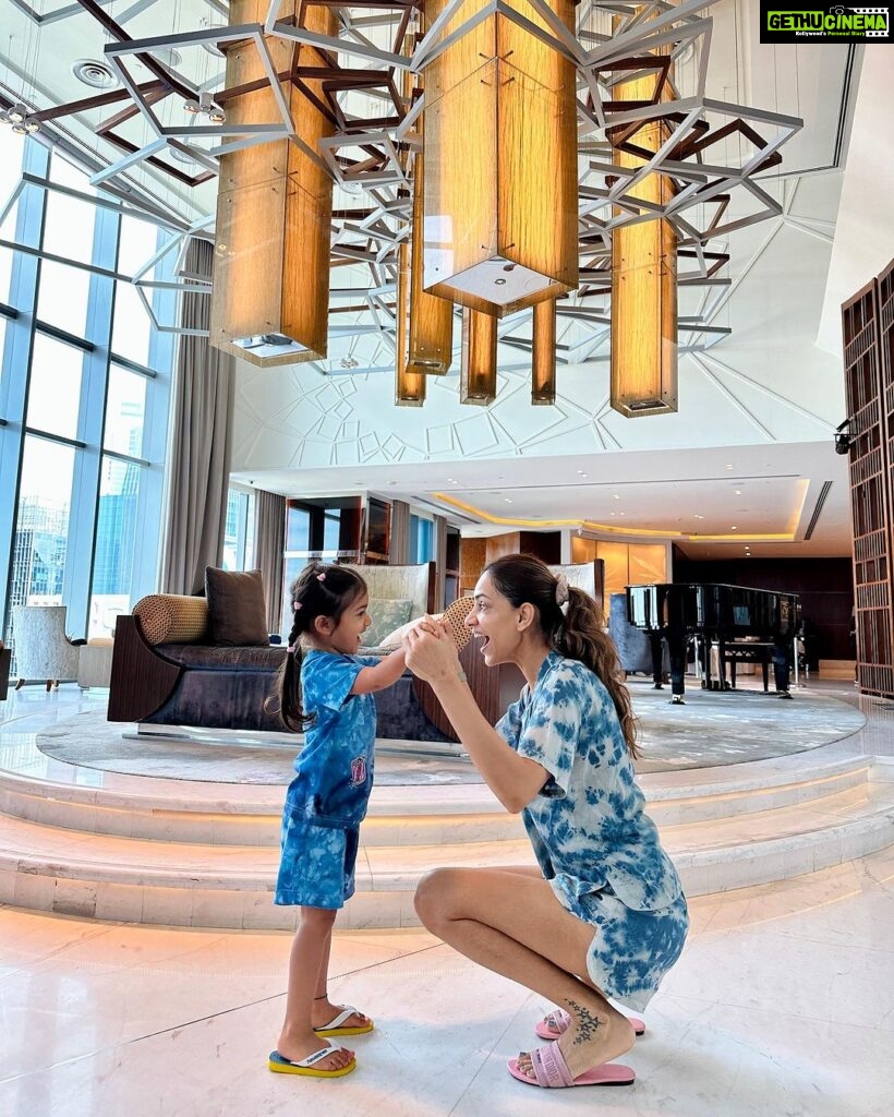 Smriti Khanna Instagram - My favourite moments from our comfortable stay at the very lovely The Westin Singapore which is located in the vibrant Marina Bay Area. The infinity pool, city views, delicious meals and hospitable staff made our stay truly exhilarating. @thewestinsingapore, #WestinSG