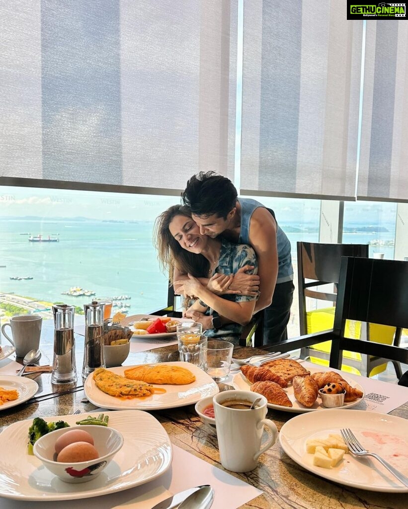 Smriti Khanna Instagram - My favourite moments from our comfortable stay at the very lovely The Westin Singapore which is located in the vibrant Marina Bay Area. The infinity pool, city views, delicious meals and hospitable staff made our stay truly exhilarating. @thewestinsingapore, #WestinSG