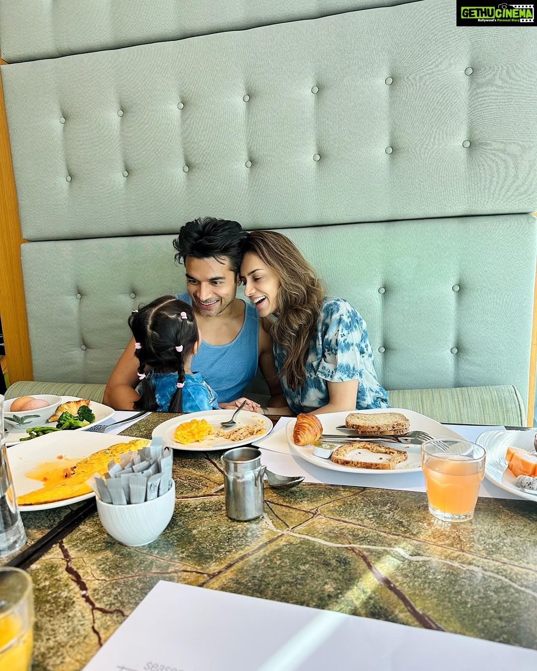 Smriti Khanna Instagram - My favourite moments from our comfortable stay at the very lovely The Westin Singapore which is located in the vibrant Marina Bay Area. The infinity pool, city views, delicious meals and hospitable staff made our stay truly exhilarating. @thewestinsingapore, #WestinSG