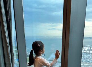Smriti Khanna Instagram - My favourite moments from our comfortable stay at the very lovely The Westin Singapore which is located in the vibrant Marina Bay Area. The infinity pool, city views, delicious meals and hospitable staff made our stay truly exhilarating. @thewestinsingapore, #WestinSG