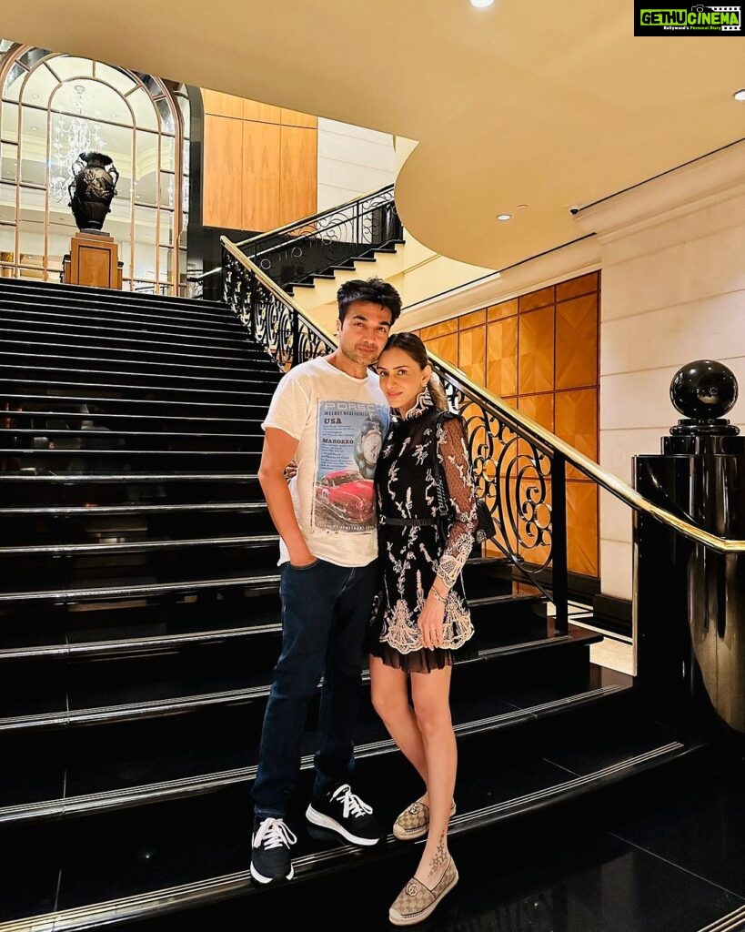 Smriti Khanna Instagram - Birthday eve 💫 Wearing @houseofeda Four Seasons Hotel Singapore