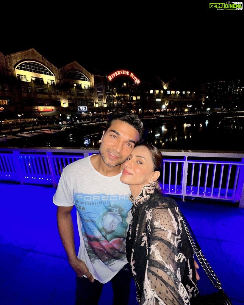 Smriti Khanna Instagram - Birthday eve 💫 Wearing @houseofeda Four Seasons Hotel Singapore