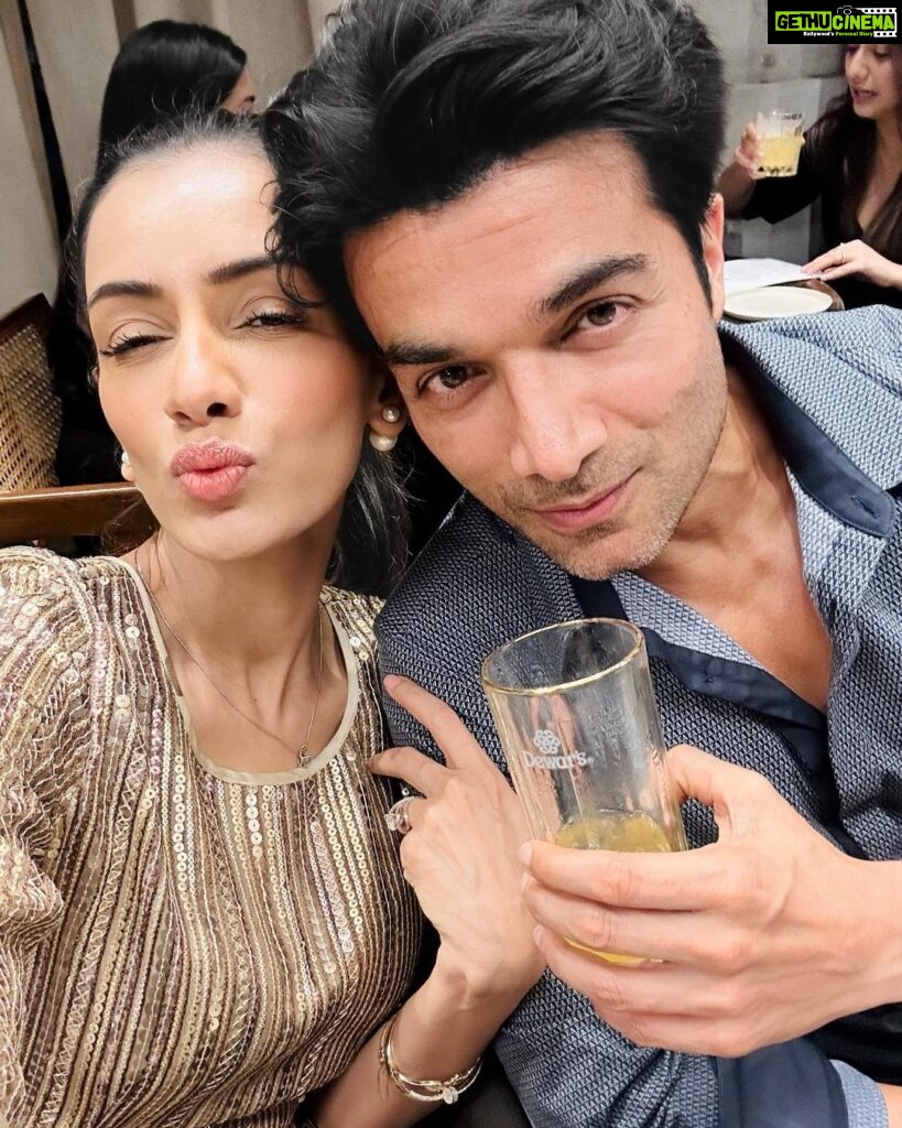 Smriti Khanna Instagram - Last night was a truly special evening, one that we will remember for a long time. We were treated to the best food, expertly prepared and presented in a way that left us all awestruck. Sipping on the finest scotch, the Dewars 18 years, 21 years and Double Double 27 years Whisky, we were fortunate enough to be educated on the intricate process of scotch making. @dewars Of course, the company we shared was equally wonderful. We were surrounded by individuals who appreciated the finer things in life. The hospitality was second to none, and we are truly grateful for the warm welcome we received @masquerestaurant On behalf of all of us, we would like to extend our sincerest thanks to our hosts for inviting us to be a part of such a memorable evening. @dewars @fetch_india #Dewars #DoubleIsBetter #DewarsDoubleDouble . . Wearing @sunandiniofficial Masque