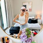 Smriti Khanna Instagram - Obsessing over some recent mirror selfies 🪞 Which one is your fav? 1-10?