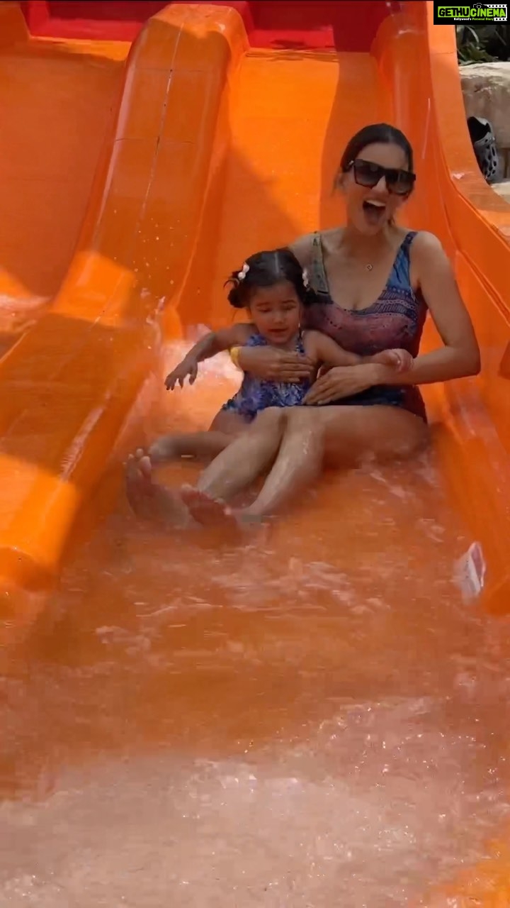 Smriti Khanna Instagram - Travelling to Dubai with kids? Here are some fun places to explore @visit.dubai #visitDubai Dubai, United Arab Emirates