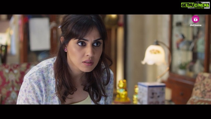 Smriti Khanna Instagram - Your father on #TrialPeriod is out for delivery! 🚚 📦 #TrialPeriod arriving on 21 July only on @officialjiocinema | Stream Free. Jio Studios Presents A Chrome Pictures Production @pictureschrome Written and Directed by @aleya.sen @iamitrsharma @hemantbhandari @geneliad @manavkaul @shaktikapoor @sheeba.chadha @gajrajrao @zidane_braz1 @thespianace #BarunChanda @officialjiostudios #JyotiDeshpande @shobhaiyersant @sanjay_ram @praccii @panoramamusic @believemusicindia @manojkumarkhatoi @shahnawaz_mosani #AkshatTrivedi #KunwarShivSingh @aroyfloyd @bali.tarunkumar @rohini_sen @karishmahgulati @debanjolie @shalinisharma03 crimsentales @minikindgworks #PlanetChrome #CHROMEPICTURES