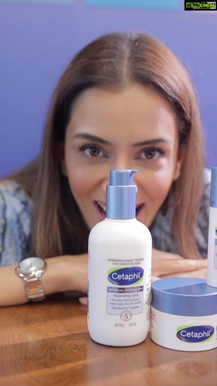 Smriti Khanna Instagram - An evening celebrating sensitive skincare at #SkinAwarenessMonth event! Interactive product experience, expert-talk and influential individuals, all under one roof. Cetaphil is a premium skincare brand that has been recommended by dermatologists for over 70 years, and is today used by millions of people with sensitive skin from all over the world. They also launched their new range of products for their Optimal Hydration - the OH line of moisturizers. Go try them now if you haven’t already and dive into the world of skincare expertise with Cetaphil. Thank you @cetaphilIndia for this fun-filled and super insightful event. #SkinAwarenessMonth #SAM #SAM2023 #SkinAwarenessMonth2023 #SAMIndia #SkinAwarenessMonthIndia #AD