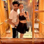 Smriti Khanna Instagram - Before After and everything in between #DateNight Four Seasons Hotel Singapore