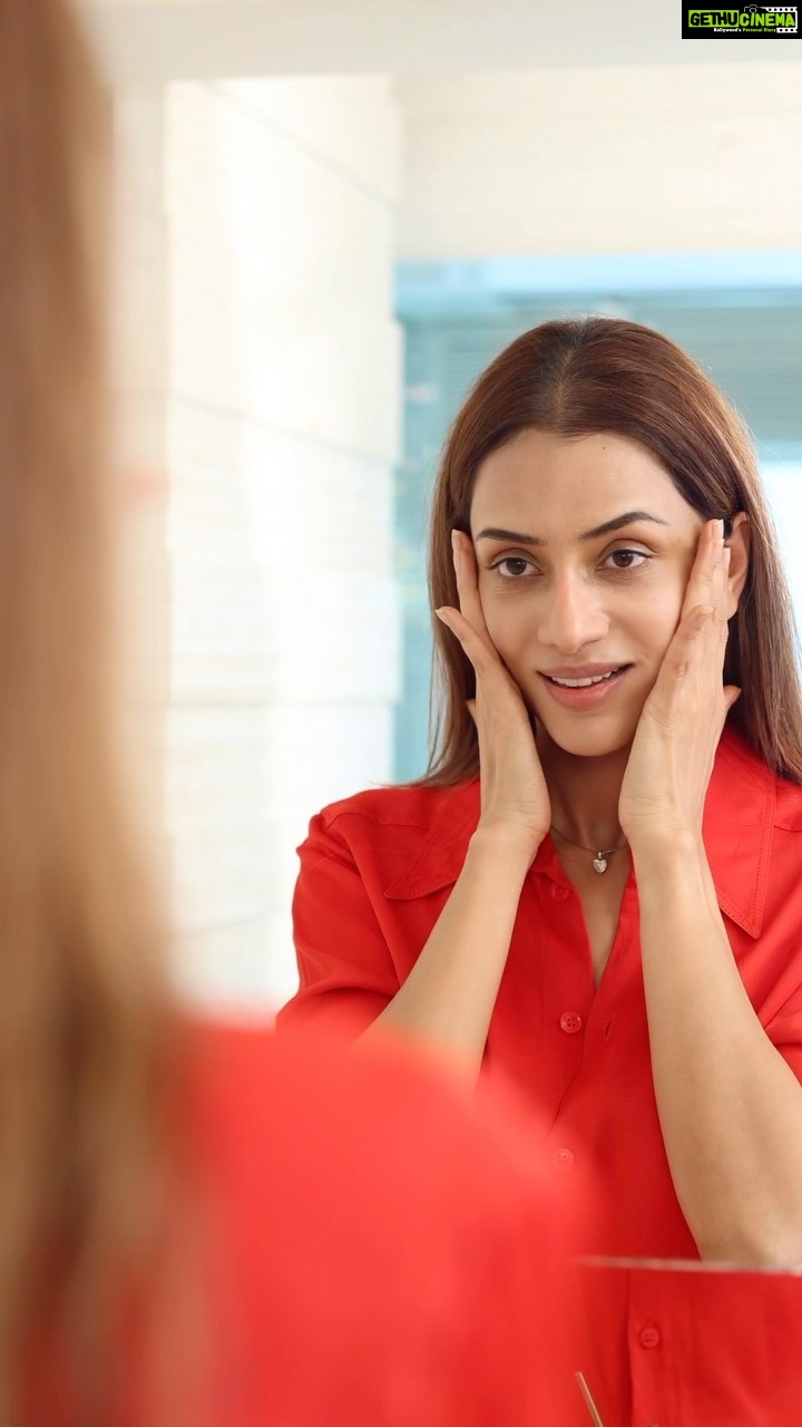 Smriti Khanna Instagram - Calling all new mommas! 💕✨ Listen up, because I’ve got some skincare wisdom to share with you. After the joy of bringing our little ones into the world, it’s common to notice those early signs of aging sneaking in—dullness, spots, and fine lines. But fret not, because I’ve got the ultimate secret weapon: the New Pond’s Age Miracle Day Cream! 🌟 This little gem is packed with all the goodness you need to combat those signs of aging. It’s like a triple-threat superhero for your skin! With its 10% Retinol Collagen B3 Complex, it’s got everything covered. Retinol tackles those fine lines like a pro, collagen gives you that enviable plumpness, and vitamin B3 kicks those spots to the curb! 🙌 So, mommas, let’s start young to stay young! Embrace your beautiful journey of motherhood while taking care of your skin like the radiant goddess you are. The key to ageless beauty begins with you, and this Day Cream has got your back! 💁♀️✨ #NewMomSkincare #StartYoungStayYoung #Ad Grab your Pond’s Age Miracle Day Cream from ponds.in using my coupon code: Smriti15