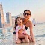 Smriti Khanna Instagram - No, she doesn’t sell seashells on the seashore .. just collects them and puts them back in the sea 🐚 #MagicalDays with #favorites Palm Beach, Dubai