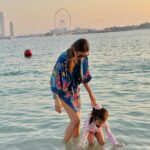 Smriti Khanna Instagram - No, she doesn’t sell seashells on the seashore .. just collects them and puts them back in the sea 🐚 #MagicalDays with #favorites Palm Beach, Dubai