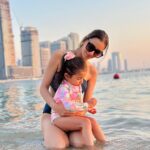 Smriti Khanna Instagram - No, she doesn’t sell seashells on the seashore .. just collects them and puts them back in the sea 🐚 #MagicalDays with #favorites Palm Beach, Dubai