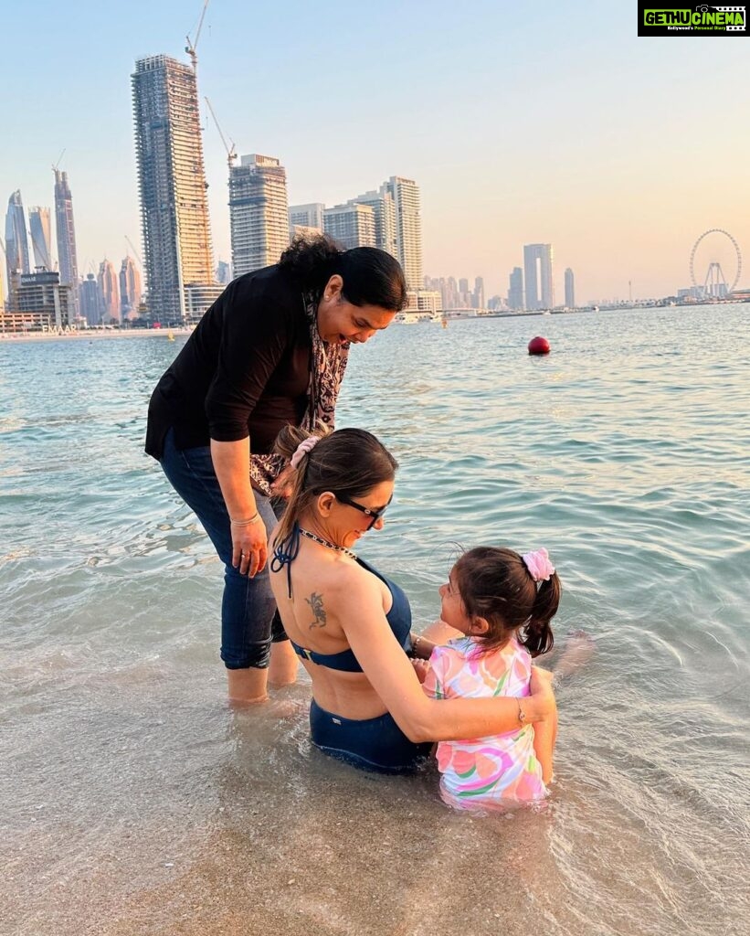 Smriti Khanna Instagram - No, she doesn’t sell seashells on the seashore .. just collects them and puts them back in the sea 🐚 #MagicalDays with #favorites Palm Beach, Dubai