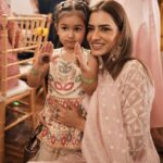 Smriti Khanna Instagram - Some candids from the wedding series 🧿 Which one is your fav? Mumbai, Maharashtra