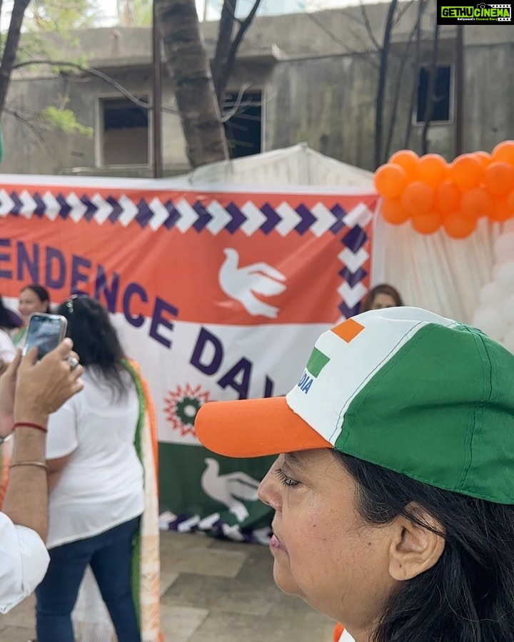 Smriti Khanna Instagram - Celebrating 76 years of Independence 🇮🇳#JaiHind Azaadi ka jashn organised by Rotary Club of Mumbai in association with Juhu Citizens Welfare Group