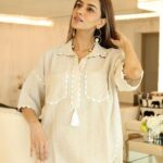 Smriti Khanna Instagram - Feeling festive ✨ Wearing @loveshafali Earrings @qisbyashmeet