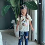 Smriti Khanna Instagram - Let's go in the new season with @hm @hmkids #HMKids Little miss Photographer at work 📸 Dubai, United Arab Emirates
