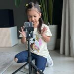 Smriti Khanna Instagram - Let's go in the new season with @hm @hmkids #HMKids Little miss Photographer at work 📸 Dubai, United Arab Emirates