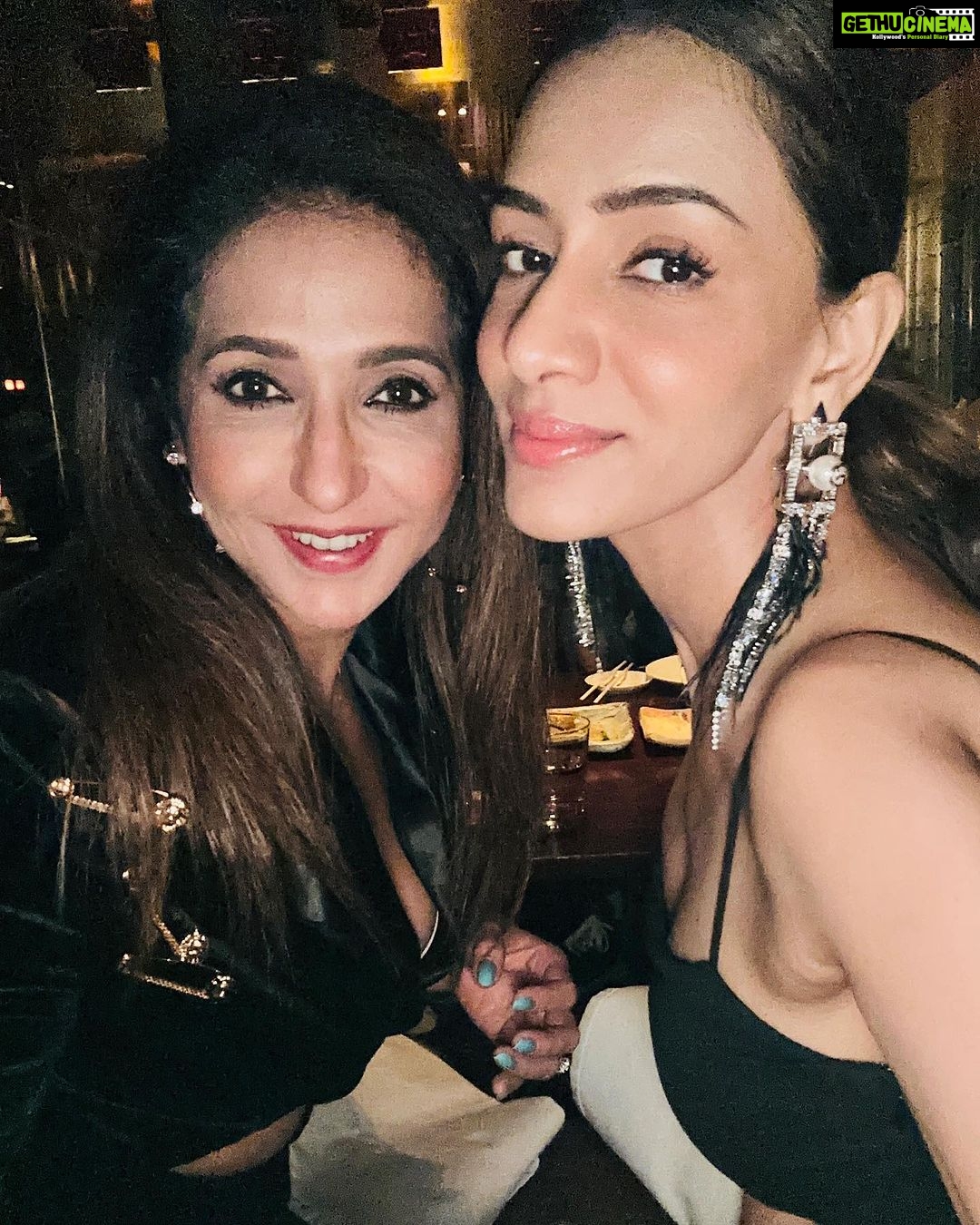 Smriti Khanna Instagram - Dubai Bling ✨ Jewellery @outhousejewellery Bag @prada 📍@zumadubai Zuma Dubai