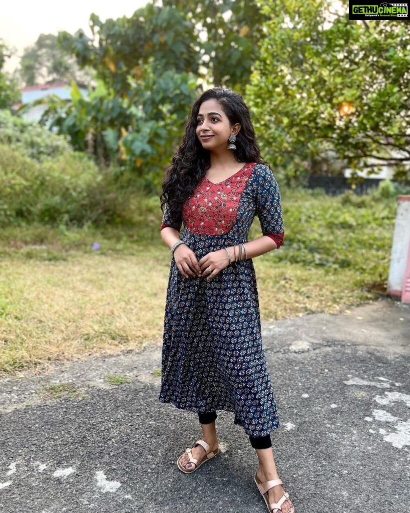 Sneha Babu Instagram - Outfit:- @lax_desino ❤