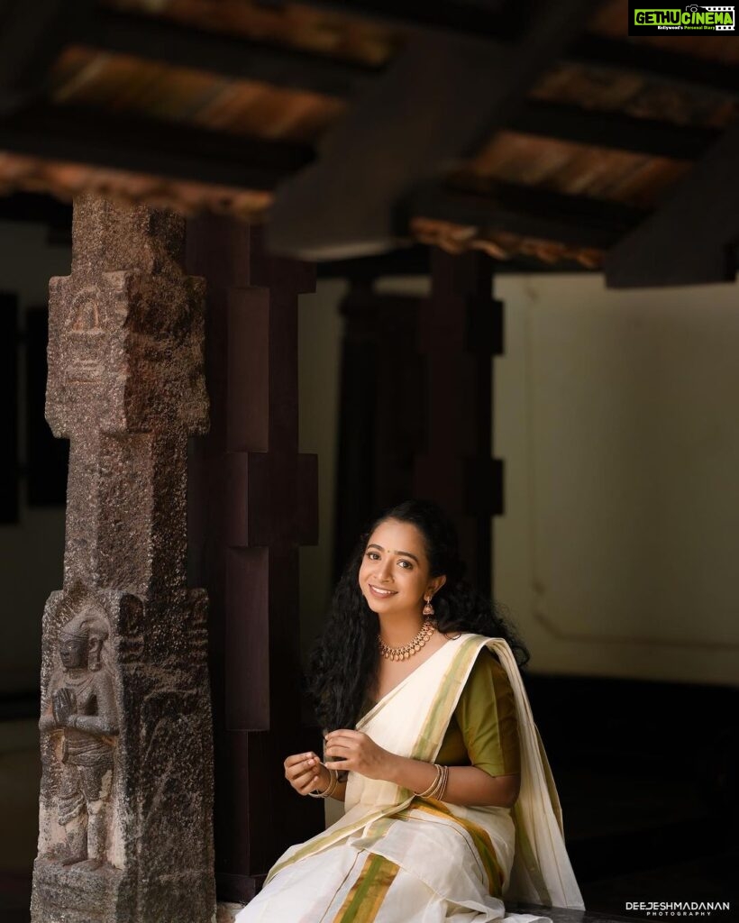 Sneha Babu Instagram - Onam🌼 Stylist:- @stylestoriesbypriyanka Mua:- @hair.and.makeup.by.sree Pc:- @deejesh_madanan_photography Costume:- @s.w.a.s.h_ Accessories:- @brahma_jewels