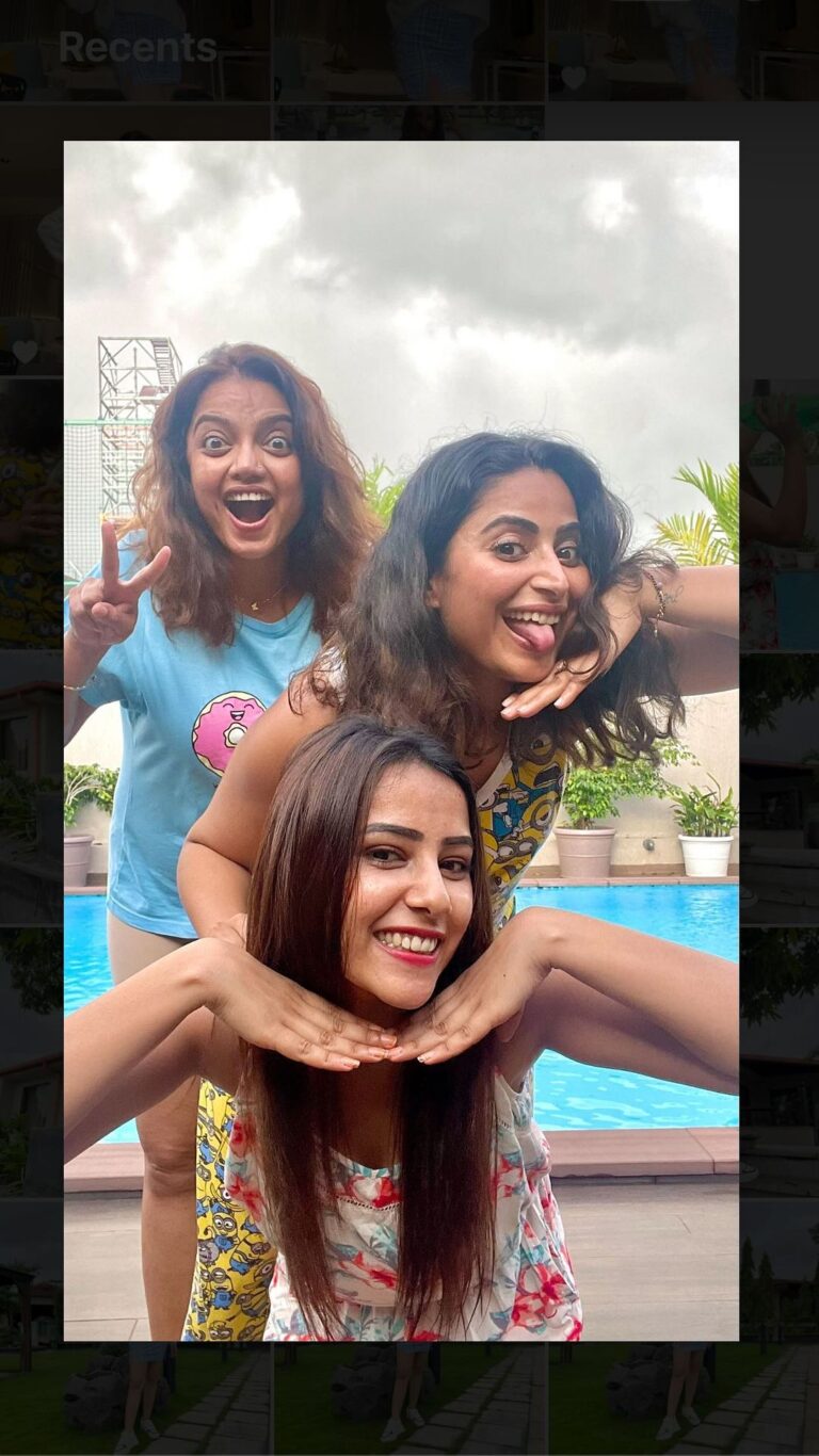 Sneha Bhawsar Instagram - Three musketeers, unstoppable together😂😂😂 #snehabhawsar #aishwaryasharma #sheetalmaulik #funnyreel #trendingreels #comedy #comedyvideos #madness #friends
