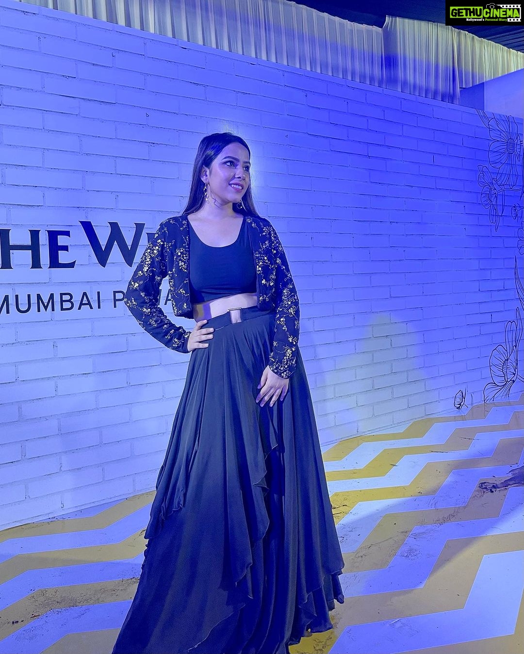 Sneha Bhawsar Instagram - Born to shine β¨ π- @eema.india @westinmumbaipowai Outfit- @miraya_by_pooja_khosla Makeup and hair I did it myself π #eema #eemaxglobalawards2023 #starplus #westernwear #gown #blackoutfit #snehabhawsar #classy #fashion #style