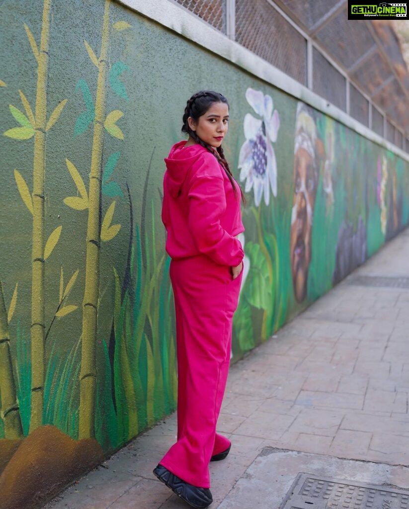 Sneha Bhawsar Instagram - New look❤️ Wearing- @hunnitclub Clicked by - @the_fortune_plus_studio Hairstyle @jyotijainmakeovers #snehabhawsar #karishma #ghumhaikisikeypyaarmeiin #photography #photoshoot #classy #fashion #style #starplus #actress