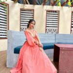 Sneha Bhawsar Instagram - Show your sparkle ✨ #ghumhaikisikeypyaarmeiin #starplus #ghkpm #karishmachavan #chavanfamily #instagram #indowestern #bollywood #fyp #explorepage #snehabhawsar #starplus #fashion #outfitoftheday #fashionblogger #fashioninsta #indowestern #indowesternoutfit Film City