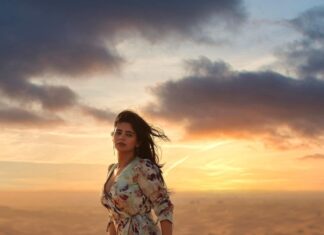 Soundariya Nanjundan Instagram - “Sky above ,earth below , fire within her.”☀️ 🏜️ 📸 - @bhoopalm_official Outfit- @sankalptheboutique #styledbyme ✨ #soundariyananjundan #dubaidesert Dubai Desert