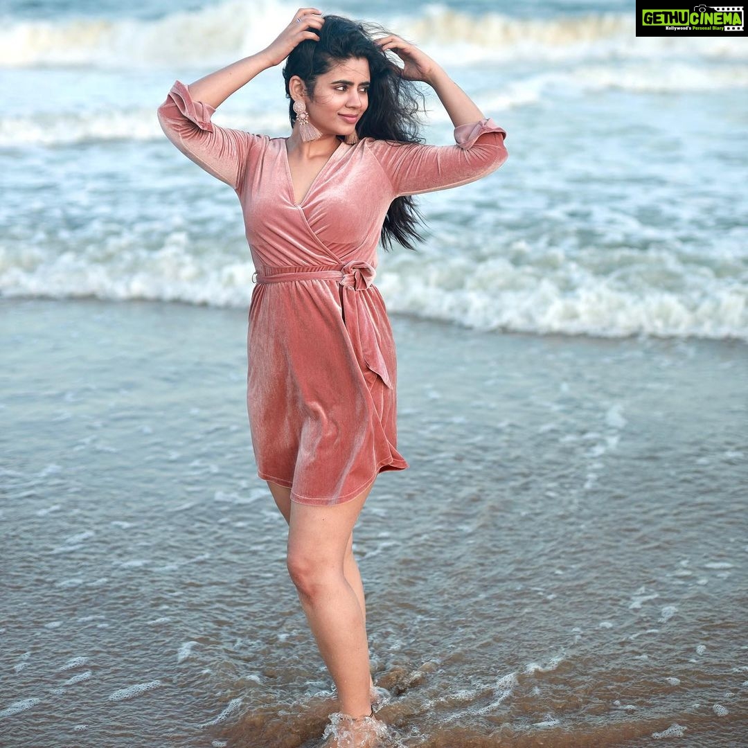 Soundariya Nanjundan Instagram - Letting the sea breeze transport me to a place of tranquility and serenity π . πΈ- @crackjackphotography π π π π π π #soundariyananjundan #beach #travel #summer #sea #nature #photography #sunset #love #beachlife #ocean #photooftheday #instagood #beautiful #vacation #travelphotography #picoftheday #sky #instagram #beachvibes #travelgram #waves #photo #sand #fashion #like #naturephotography #surf #instagood #instagram #followforfollowback #likesforlike Sea Side