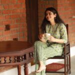 Soundariya Nanjundan Instagram - Good evening! It's time to put on some comfy clothes, let our hair down, and enjoy the rest of the night 🍃 ☕️ ☕️ ☕️ ☕️ ☕️ ★ ★ ★ ★ ★ #soundariyananjundan #chennai #kannadiga #soundariya #actress #tamilcinema #model #actor #tamilnadu #bangalore #cinema #modellife #soundarya #soundaryananjundan #green #fashion #outfitoftheday #ootdfashion #reels #goodevening #photo #photographer #camera #lifestyle #fashionblogger #travel #coffee #coffeetime #black Kerala Alapuzha