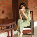 Soundariya Nanjundan Instagram - Good evening! It's time to put on some comfy clothes, let our hair down, and enjoy the rest of the night 🍃 ☕️ ☕️ ☕️ ☕️ ☕️ ★ ★ ★ ★ ★ #soundariyananjundan #chennai #kannadiga #soundariya #actress #tamilcinema #model #actor #tamilnadu #bangalore #cinema #modellife #soundarya #soundaryananjundan #green #fashion #outfitoftheday #ootdfashion #reels #goodevening #photo #photographer #camera #lifestyle #fashionblogger #travel #coffee #coffeetime #black Kerala Alapuzha
