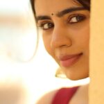 Soundariya Nanjundan Instagram - பல வருடங்களுக்கு பிறகு எப்படி இருப்பேன்னு எனக்கே தெரியாது😛 🌿 🎥- @bhoopalm_official Saree- @thenmozhidesigns 🌿 🌿 🌿 🌿 🌿 #JoshMeinAaja @officialjoshapp @joshapp.tamil #soundariyananjundan #saree #sareelove #fashion #instagram #lifestyle #instagood #sareesofinstagram #ethnicwear #sareefashion #indianwear #dubai #southindian #indianfashion #traditional #sareecollection #india #sareestyle #soundarya #instadaily #outfit #photography #photo #travel #followforfollowback #likesforlike #ootd #trendingreels #reelsinstagram Dubai,Mall