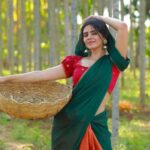 Soundariya Nanjundan Instagram - எனக்கு எதுவும் வேண்டாம்😂🌾🧡 🌱 Outfit- @ekantastudio 🎥- @bhoopalm_official Styledbyme🍁 🌱 🌱 🌱 🌱 🌱 #JoshMeinAaja @officialjoshapp @joshapp.tamil #soundariyananjundan #bangalore #village #nature #photography #travel #villagelife #naturephotography #love #photooftheday #india #instagram #travelphotography #soundarya #instagood #summer #photo #sky #mountains #beautiful #sunset #picoftheday #naturelovers #art #life #instagood #instalike #southindian #indiangirl Bangalore, India