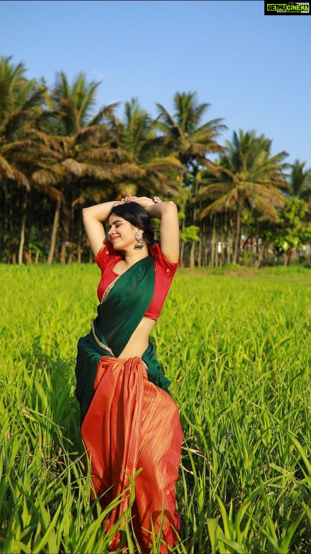 Soundariya Nanjundan - 23K Likes - A casual day in the village 🌾
#hometown #bangalore 🌴
🌱
Outfit- @ekantastudio
🎥- @bhoopalm_official
Styledbyme🍁
🌱
🌱
🌱
🌱
🌱
#soundariyananjundan #bangalore
#village #nature #photography #travel #villagelife #naturephotography #love #photooftheday #india #instagram #travelphotography #soundarya #instagood #summer #photo #sky #mountains #beautiful #sunset #picoftheday #naturelovers #art #life #instagood #instalike #southindian #indiangirl