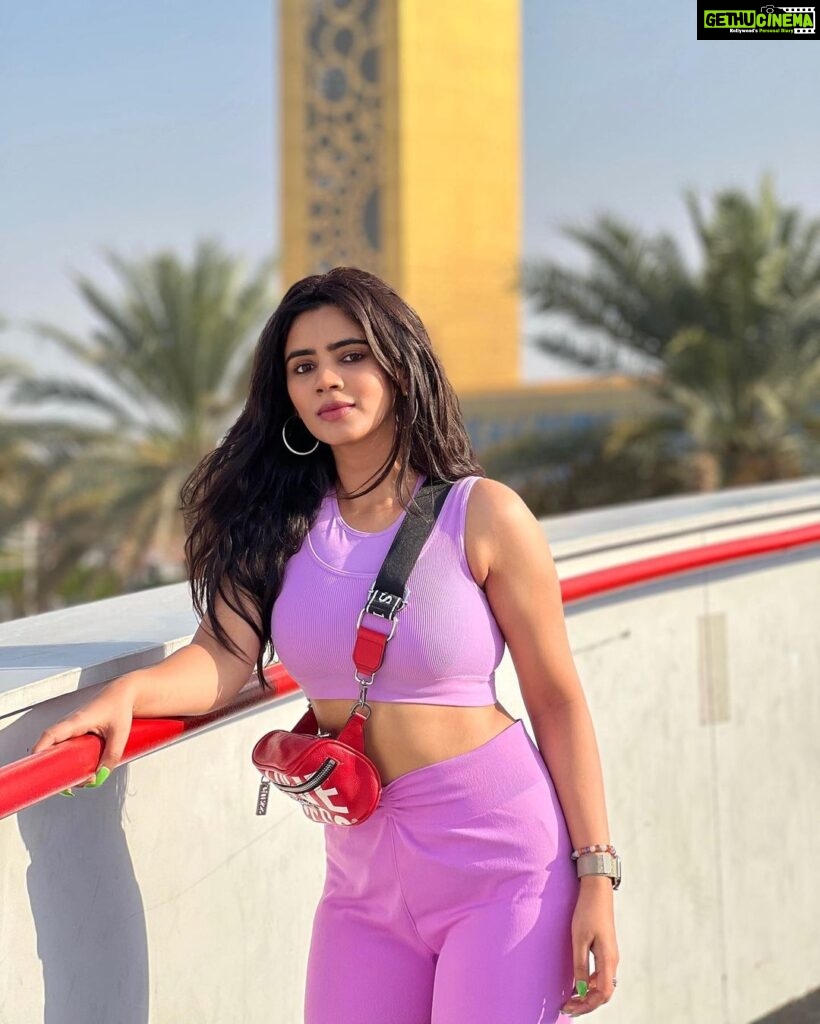 Soundariya Nanjundan Instagram - Finding the perfect angle in the Dubai Frame 🖼️ 💜 The ultimate backdrop for a picture-perfect moment @dubaiframe 📸- @bhoopalm_official Outfit- @hm 💼- @guess #styledbyme 💜 💜 💜 💜 💜 💜 #soundariyananjundan #dubaiframe #dubai #uae #dubailife #love #fashion #instagram #instagood #india #travel #photography #dubaifashion #dubailifestyle #uae🇦🇪 #kannadiga #chennai #outfit #followforfollowback #likesforlike #instalike #travelphotography #destination #purple #ootd #photography #fashionblogger #blogger #influencer #model Dubai Frame برواز دبي