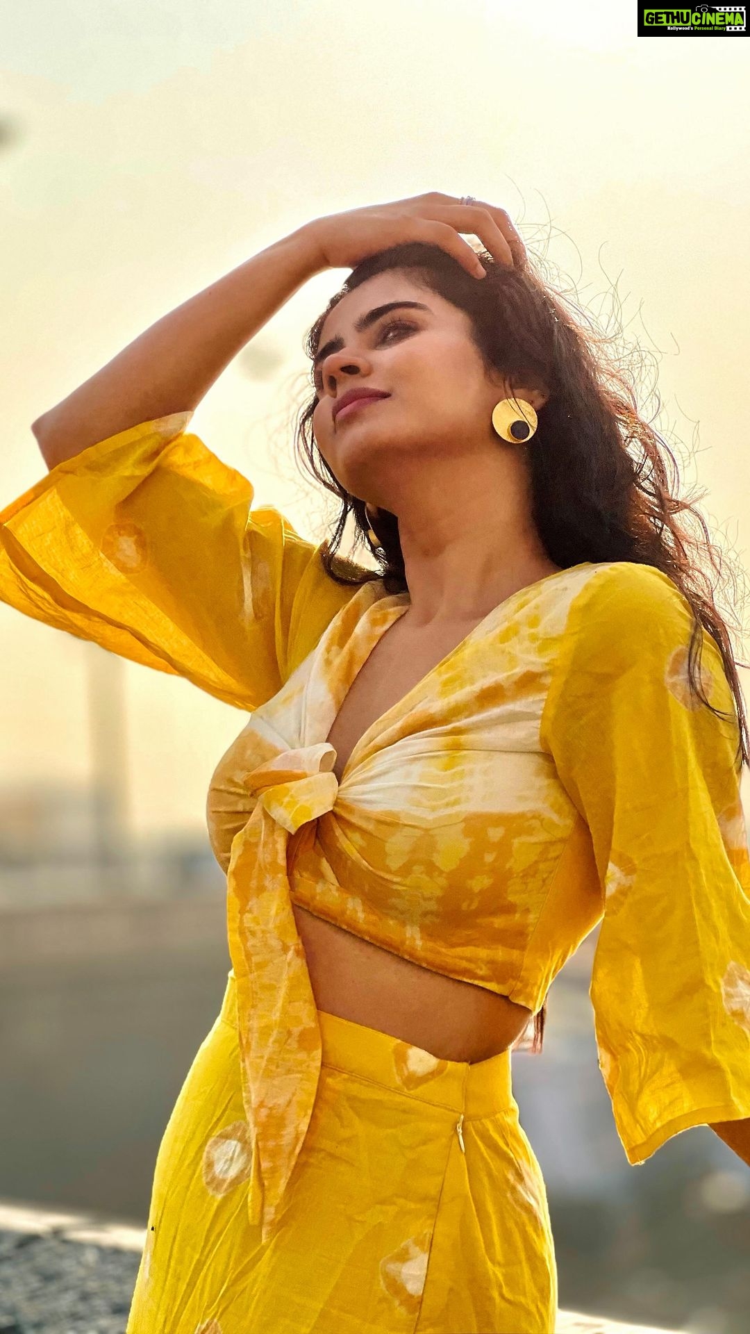 Soundariya Nanjundan Instagram - Fixing my hair like 100th time π π Living in a land of fantasy and wonder π πΈ- @bhoopalm_official Outfit- @kanthadesignstdo styledbyme β¨ π π π π #soundariyananjundan #mumbai #gatewayofindia #travel #nature #travelphotography #photography #love #photooftheday #instagood #picoftheday #instagram #photo #wanderlust #naturephotography #adventure #art #travelblogger #instatravel #landscape #like #summer #explore #trip #vacation #follow #traveling #ig #happy #fashion Gateway of India ,Mumbai
