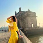 Soundariya Nanjundan Instagram - In This land of wonders, I am free to be myself and shine💛 👑 📸- @bhoopalm_official Outfit- @kanthadesignstdo styledbyme ✨ 👑 👑 👑 👑 #soundariyananjundan #mumbai #gatewayofindia #travel #nature #travelphotography #photography #love #photooftheday #instagood #picoftheday #instagram #photo #wanderlust #naturephotography #adventure #art #travelblogger #instatravel #landscape #like #summer #explore #trip #vacation #follow #traveling #ig #happy #fashion Gateway of India
