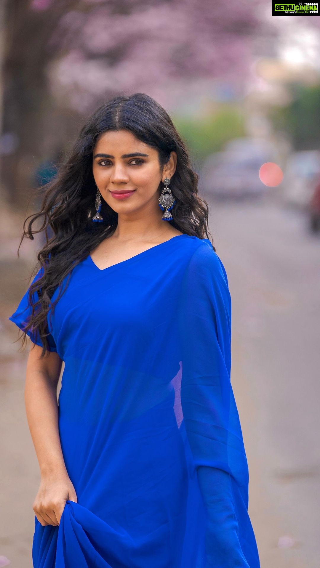 Soundariya Nanjundan Instagram - With each step she takes, she leaves a trail of beauty behindπ π¦ π₯ - @reflectionofmymemories π«°π» Hairdo - @meghna_makeoverartistry πͺ· #stylebyme β¨ π¦ π¦ π¦ #soundariyananjundan #bangalore #cherryblossom #streetstyle #fashion #style #streetwear #ootd #streetphotography #fashionblogger #photography #streetfashion #street #instagood #fashionstyle #fashionista #instafashion #outfitoftheday #outfit #love #photooftheday #model #lifestyle #like #art #instagram #styleblogger #picoftheday #follow Bangalore, India