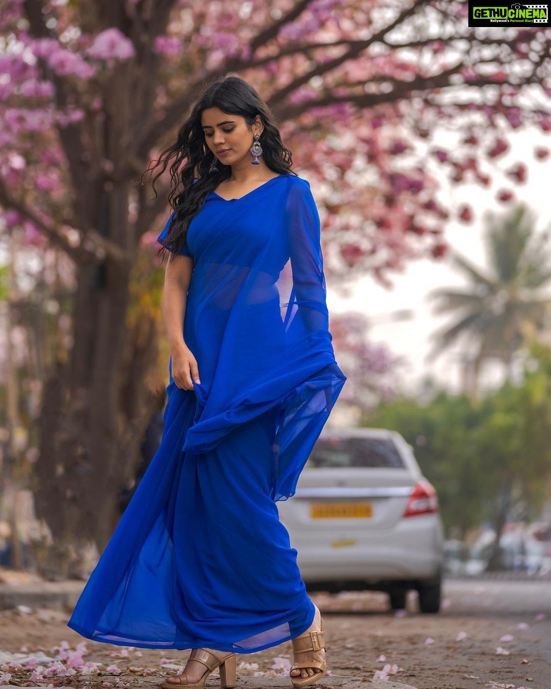 Soundariya Nanjundan Instagram - She was a wild, beautiful dream that had come to lifeπ π¦ πΈ- @reflectionofmymemories π«°π» Hairdo - @meghna_makeoverartistry πͺ· #stylebyme β¨ π¦ π¦ π¦ #soundariyananjundan #bangalore #cherryblossom #streetstyle #fashion #style #streetwear #ootd #streetphotography #fashionblogger #photography #streetfashion #street #instagood #fashionstyle #fashionista #instafashion #outfitoftheday #outfit #love #photooftheday #model #lifestyle #like #art #instagram #styleblogger #picoftheday #follow Bangalore, India